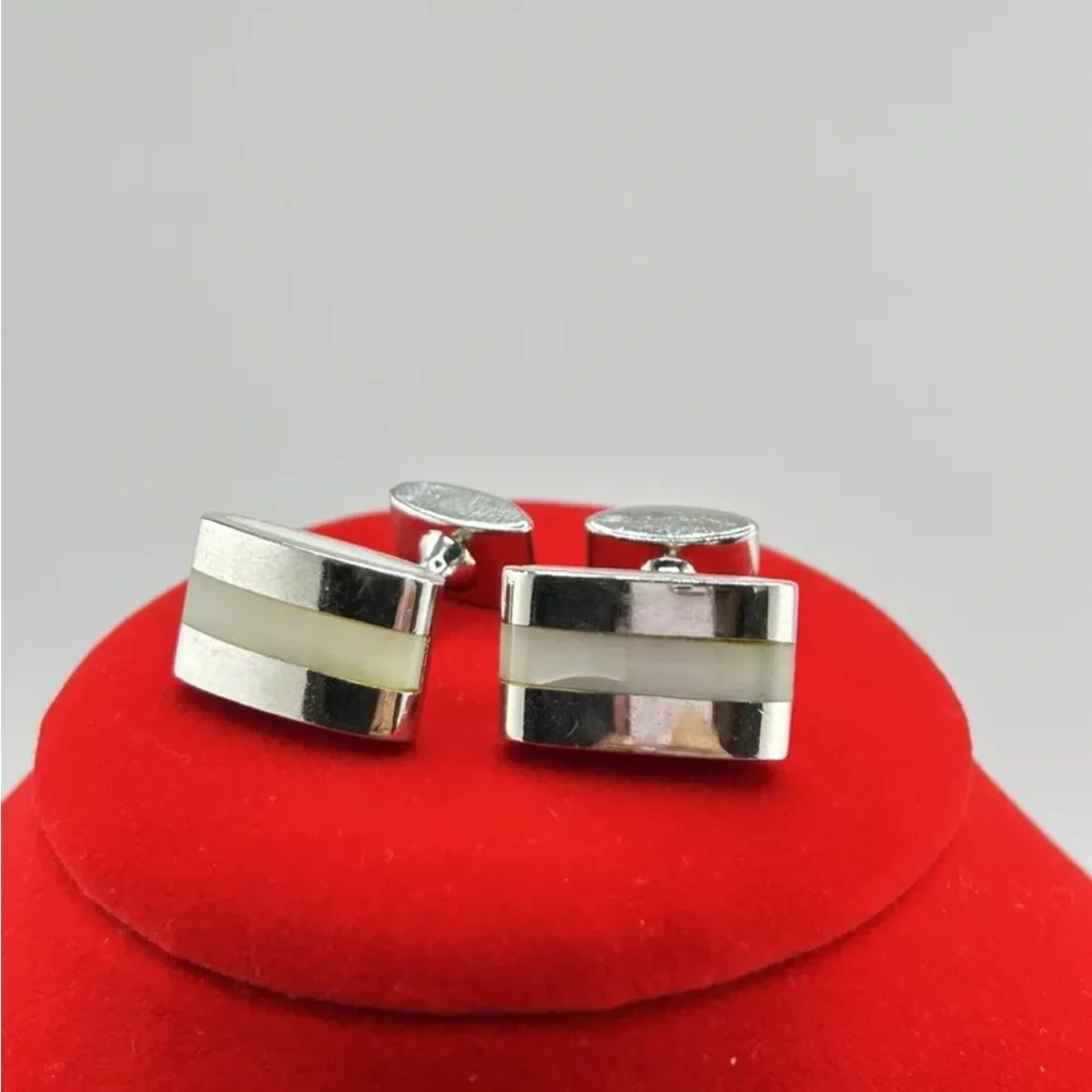 Free with item Silver and White Cufflinks slightly cracked